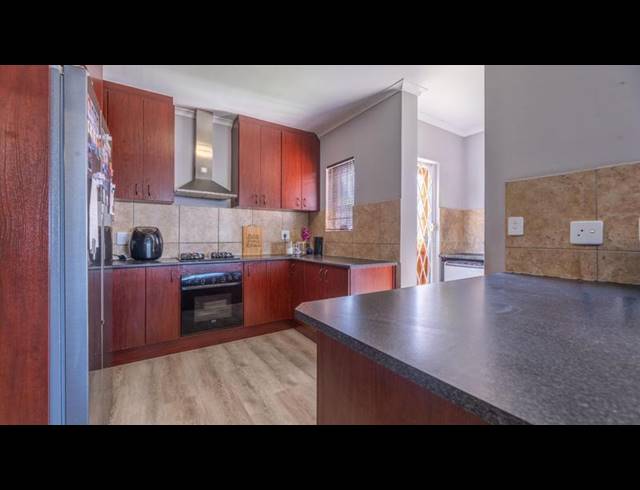 3 BEDROOM HOUSE FOR SALE IN WINDSOR PARK ESTATE